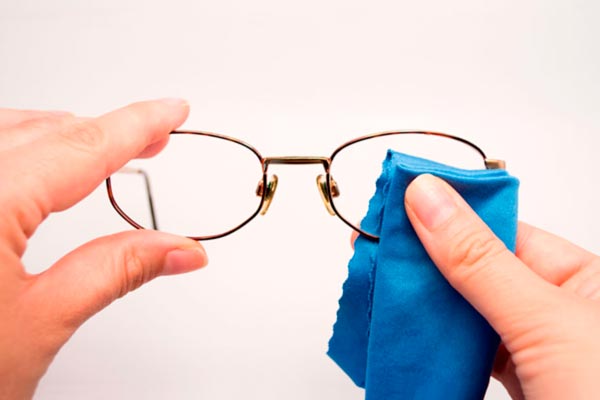 Poderoso Ambientalista izquierda Consejos de como limpiar tus gafas – Óptica Nueva Visión